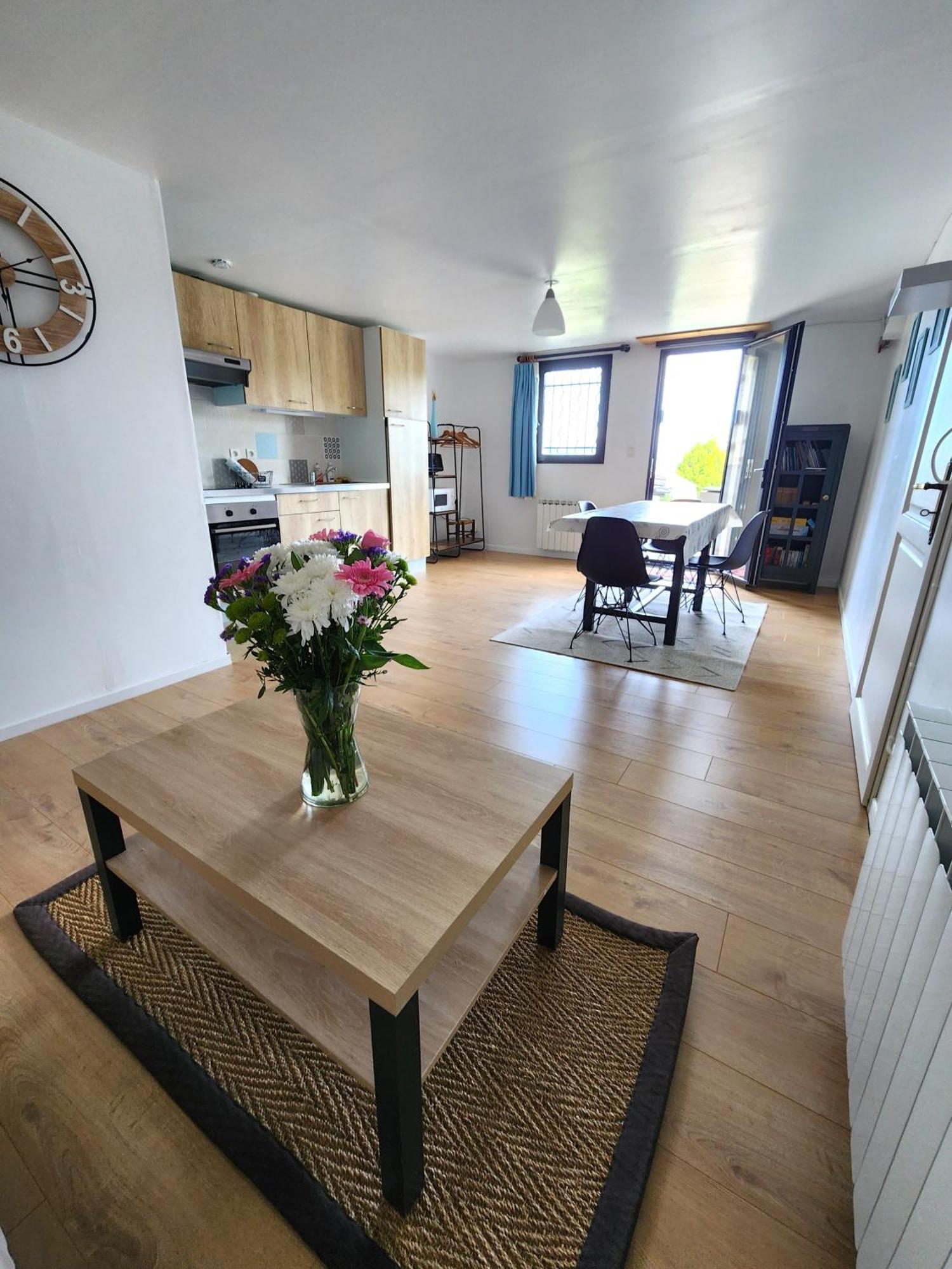 Appartement Independant Dans Maison Au Calme Pugny-Chatenod Buitenkant foto